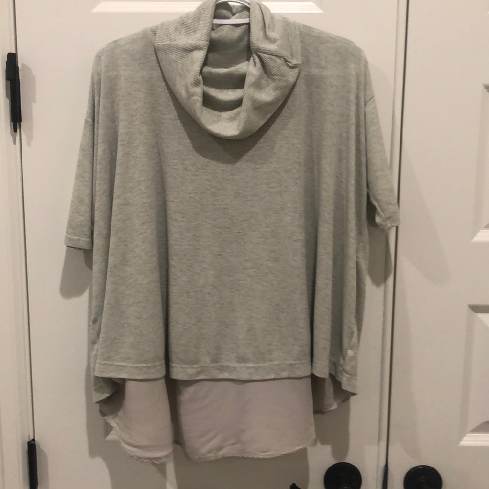 Skies Are Blue Cowl Neck Top Grey Size Small